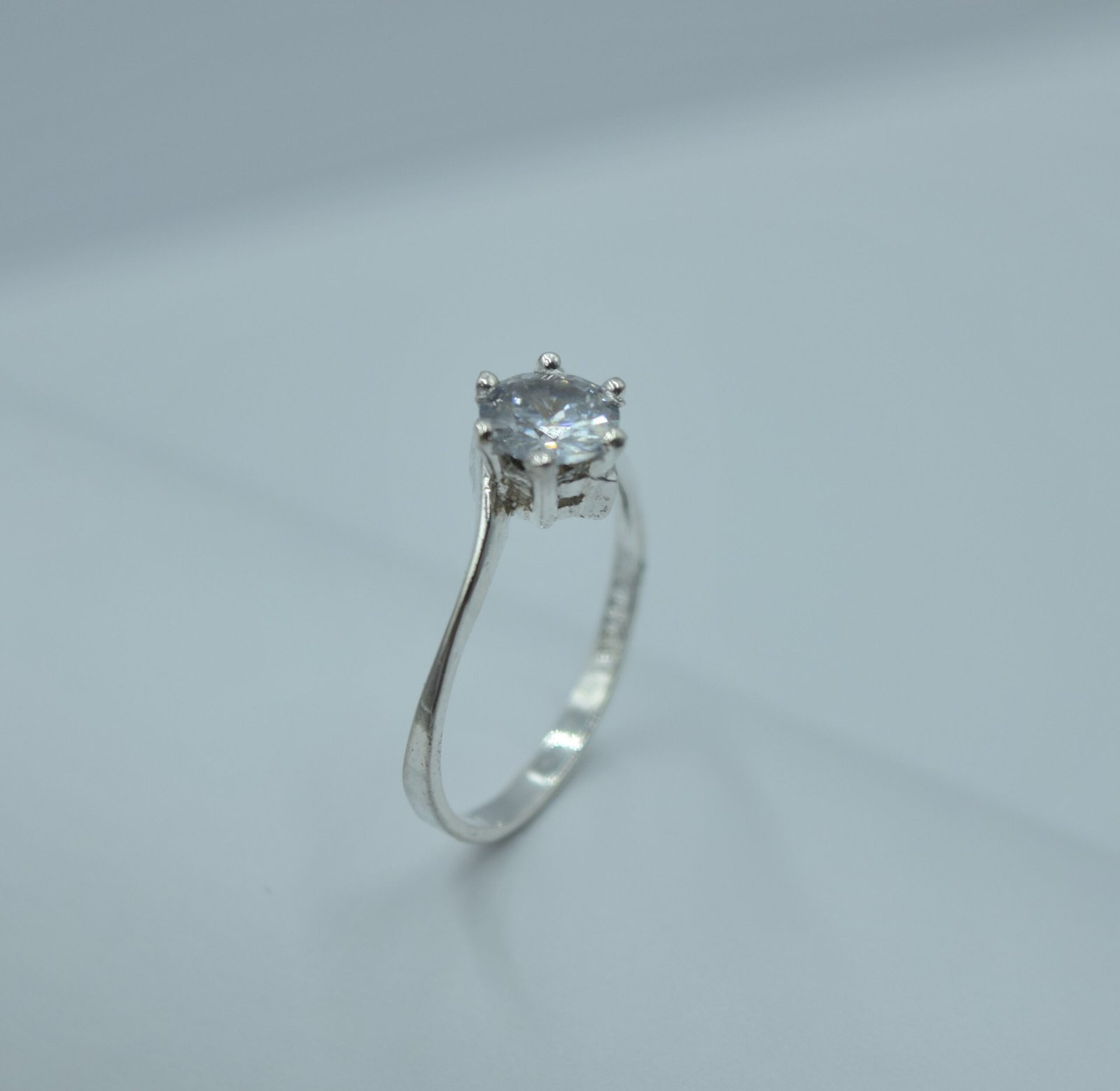 anillo solitario media onda anillo solitario media onda