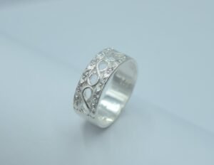 Anillos anillo tipo argolla infinitos y circonias