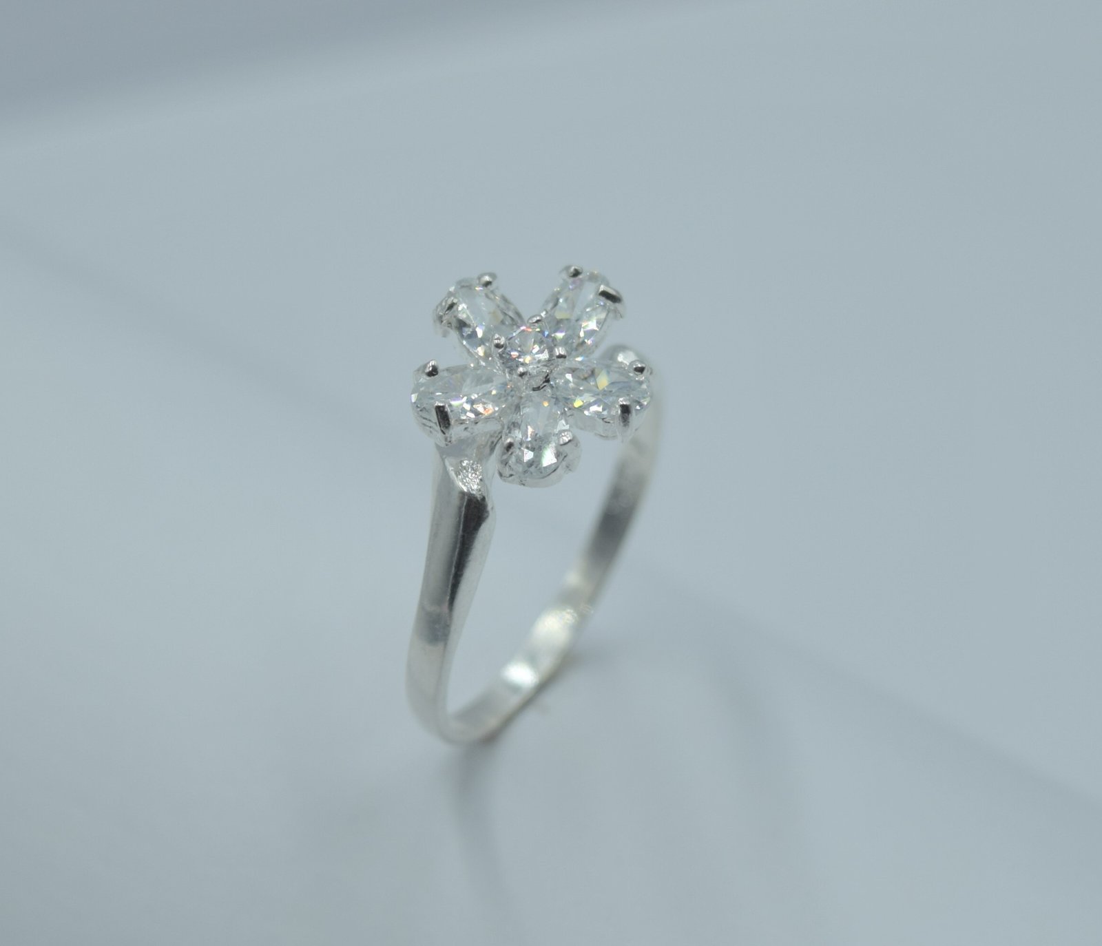 anillo flor de circonia marquiz anillo flor de circonia marquiz