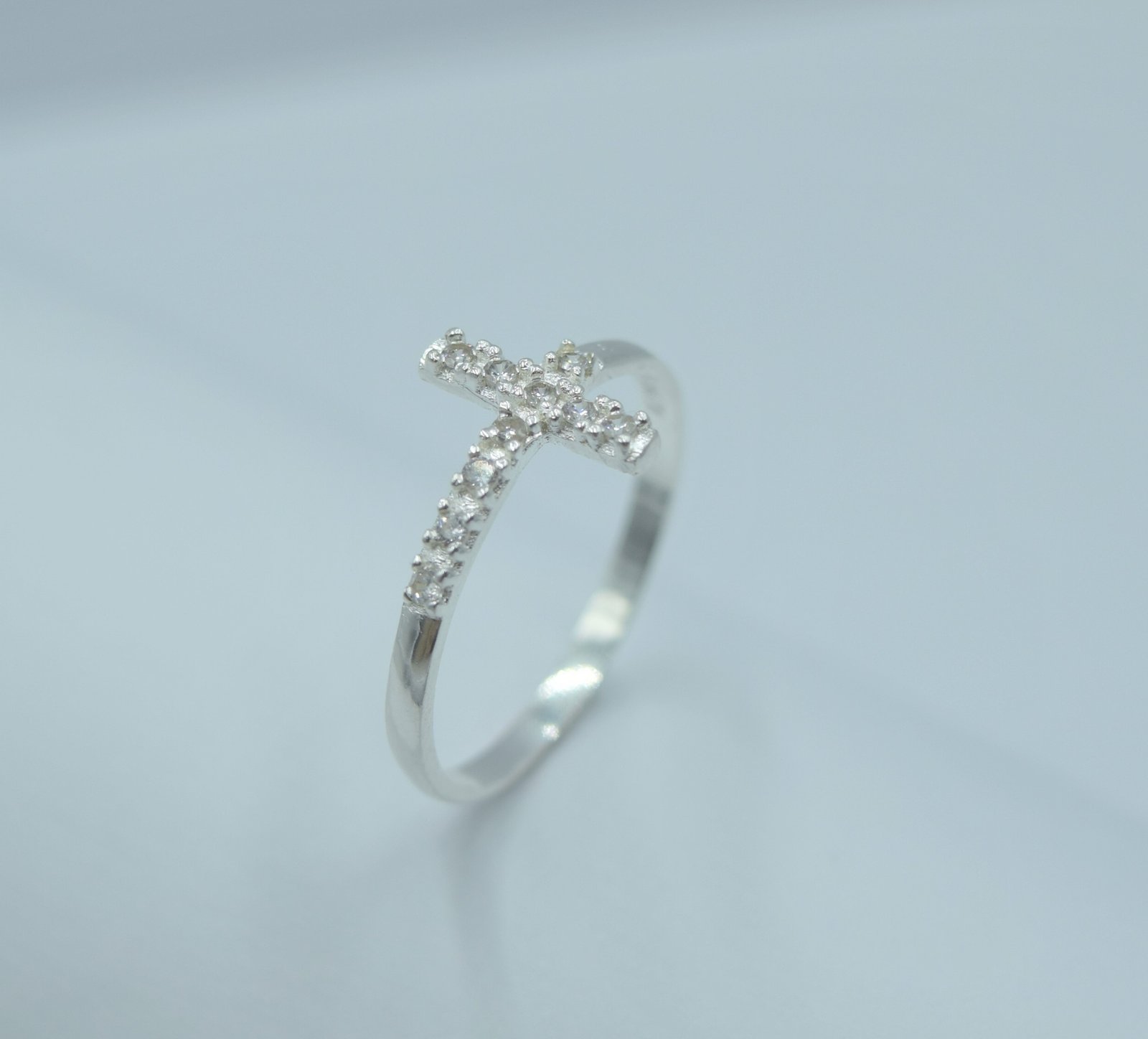 anillo cruz con circonia anillo cruz con circonia