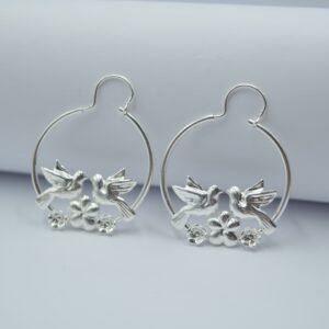 arracada tubular con pájaros 3.0cm