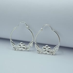 arracada tubular con flor y hojas 2.5cm