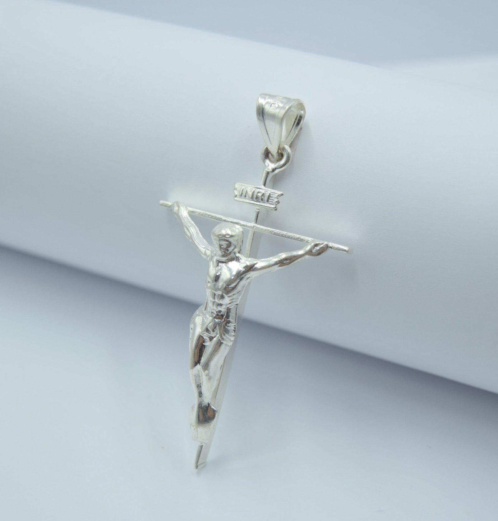 cruz delgada con cristo 5.5cm cruz delgada con cristo 5.5cm