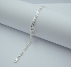 Pulseras pulso bismarck con medalla san benito colgando de barra calada