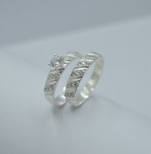 Anillos anillo alianza filas de circonias inclinadas