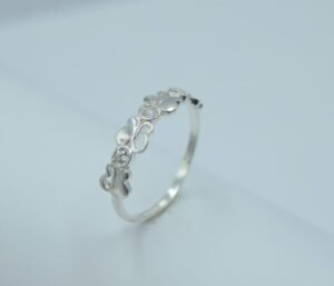 Anillos anillo mariposas y circonias biseladas