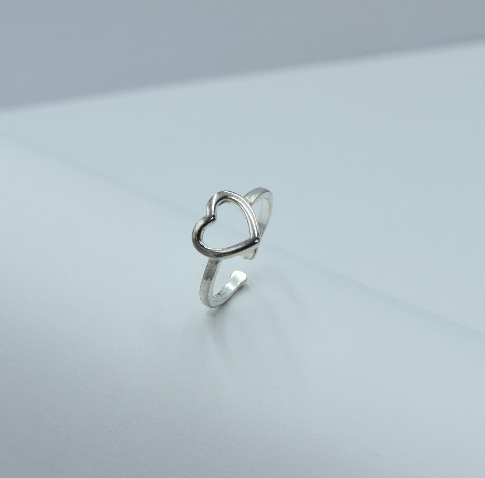 anillo corazón liso ajustable a medio dedo anillo corazón liso ajustable a medio dedo