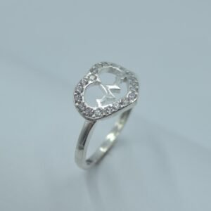 anillo de corazón con electrocardiograma