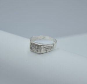 Anillos anillo plancha rectangular con circonias y brazo diamantado