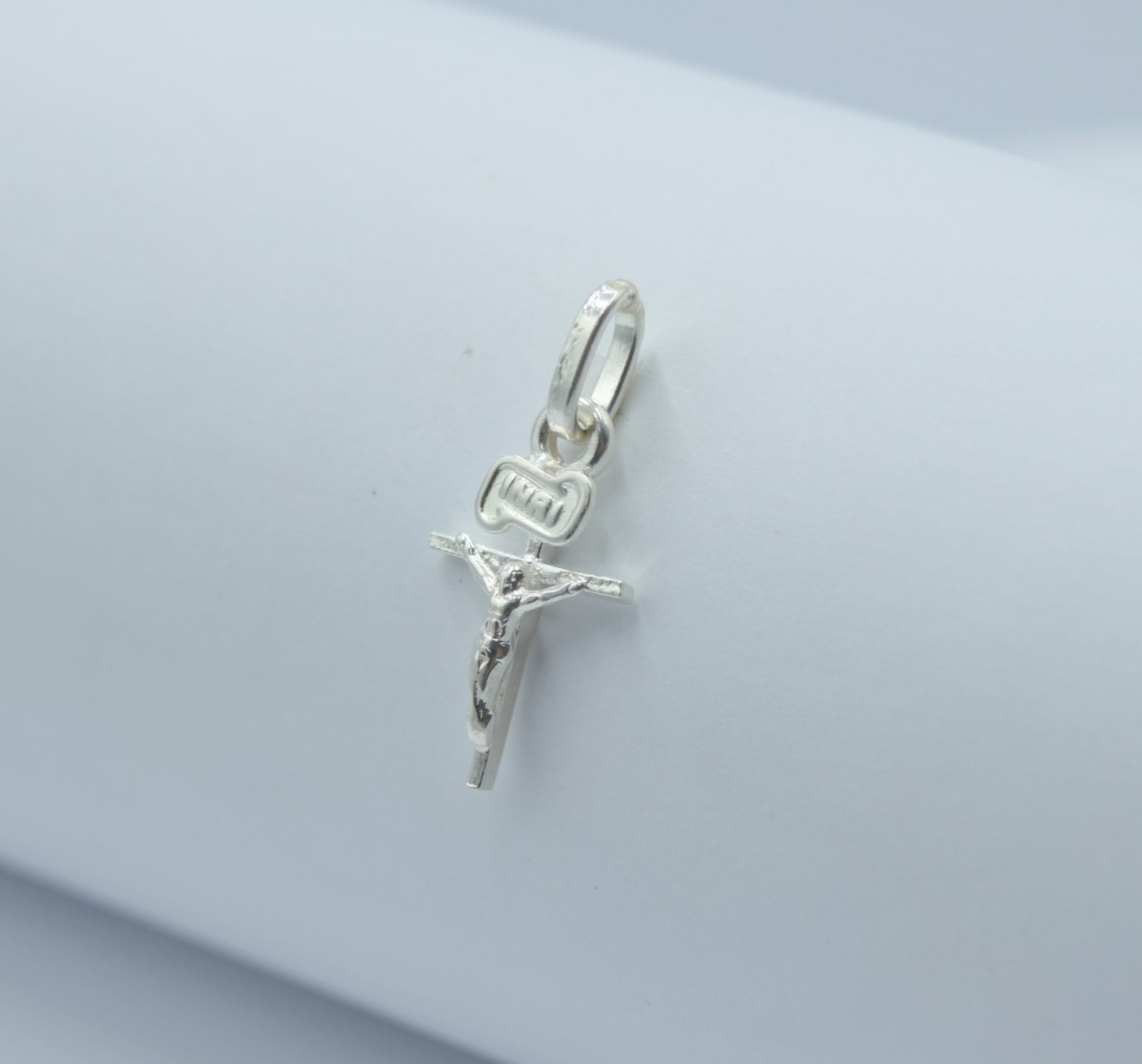 dije de cristo crucificado 1.8cm dije de cristo crucificado 1.8cm