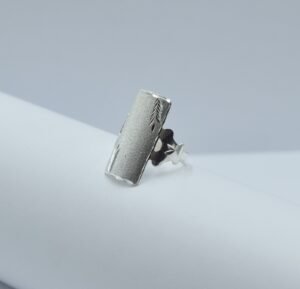 Anillos anillo plancha rectangular diamantada con adornos de flores