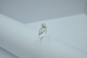 Anillos anillo solitario brazo círculos y media onda con circonia