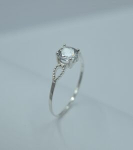 Anillos copia de ag02 06 plata .925 anillo solitario gota calada en brazo $272.00