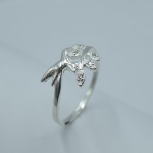 anillo colibrí en rama