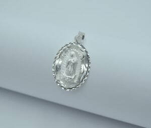 medalla virgen de guadalupe ovalada 3.3cm
