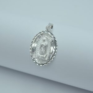 medalla virgen de guadalupe ovalada 3.3cm