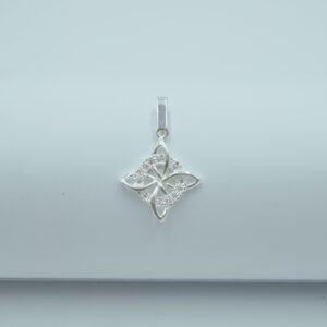 dije nudo de bruja en aro con circonia 2.1x1.8cm