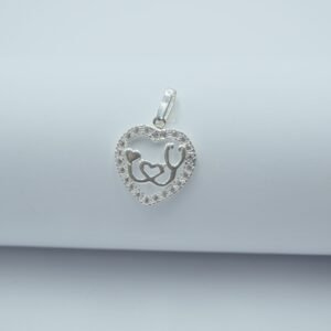 dije corazón con estetoscopio 2.1cm