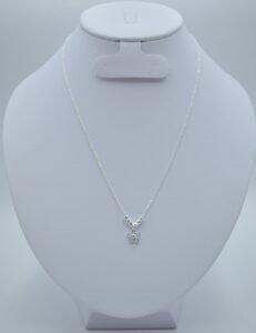 gargantilla flor silueta